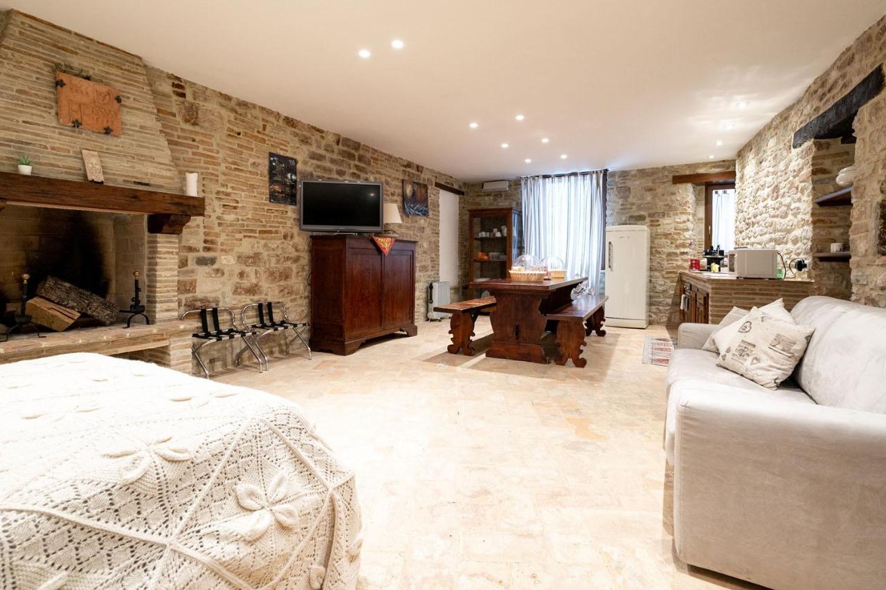 Mamihouse Apartment Gubbio Bagian luar foto